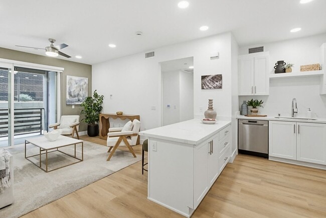 Building Photo - Euclid Apartments | National City