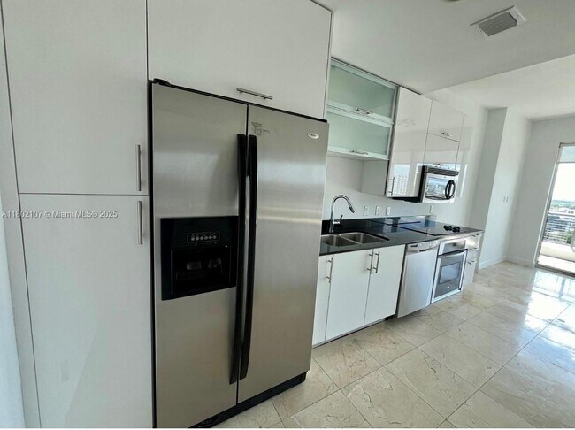 Foto del edificio - 60 SW 13th St