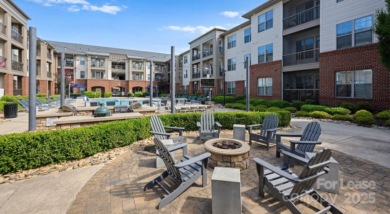 Foto principal - 10624 Parrish St