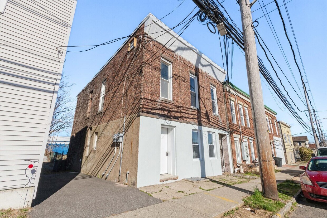 96 Greylock Ave Unit 1, Belleville, NJ 07109 Condo for Rent in