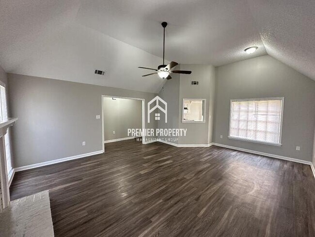 Building Photo - 6777 Castlegate Cove