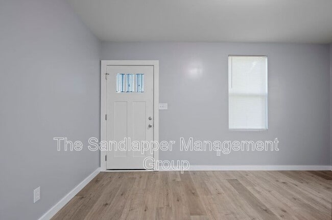 Foto del edificio - 2645 Oregon Ave