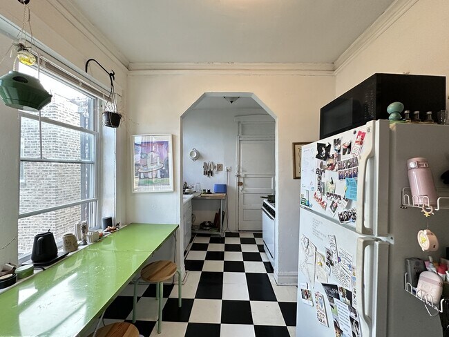 Foto del edificio - 2921 W McLean Ave