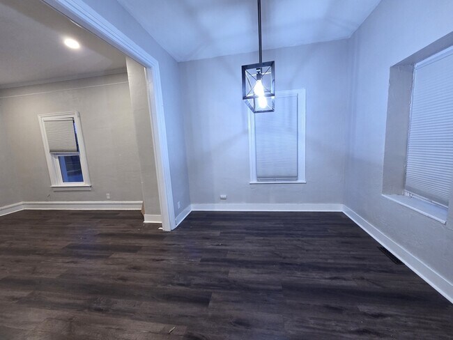 Foto del edificio - 183 E Merrill Ave