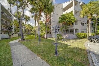 Building Photo - 8810 SW 132nd Pl