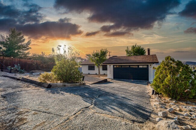 Foto del edificio - 61874 Sunburst Cir
