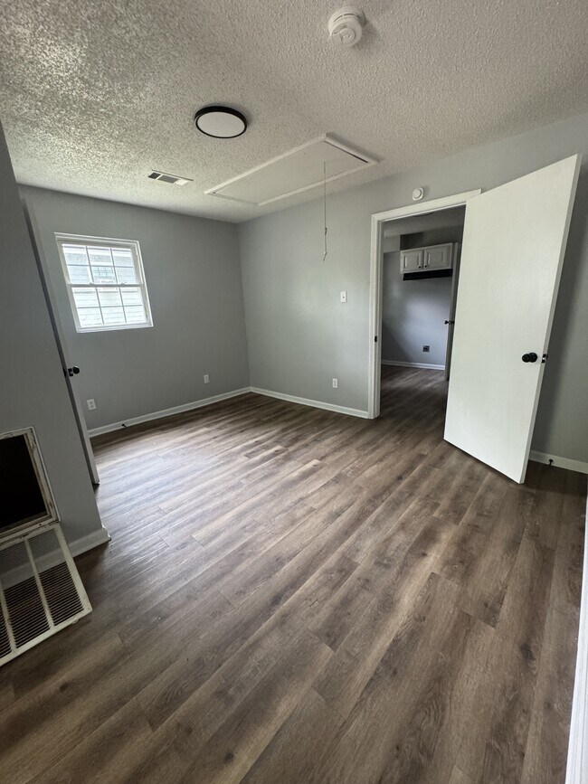 Foto del edificio - 639 W Pleasant Ave