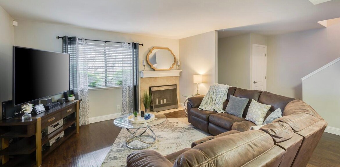Living Rm - 5861 Sperry Dr
