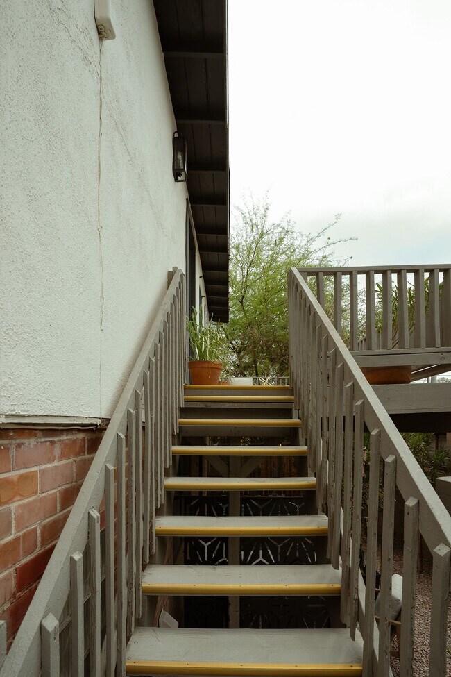 Foto del edificio - 112 E 16th St