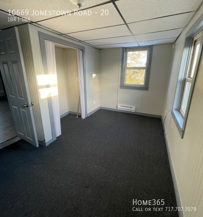 Building Photo - Renovated 1 Bedroom, 1 Bath Apartment in A...