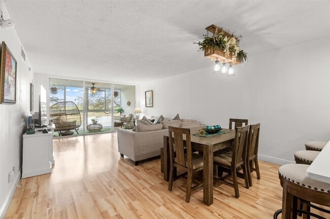 Building Photo - 3080 N Course Dr