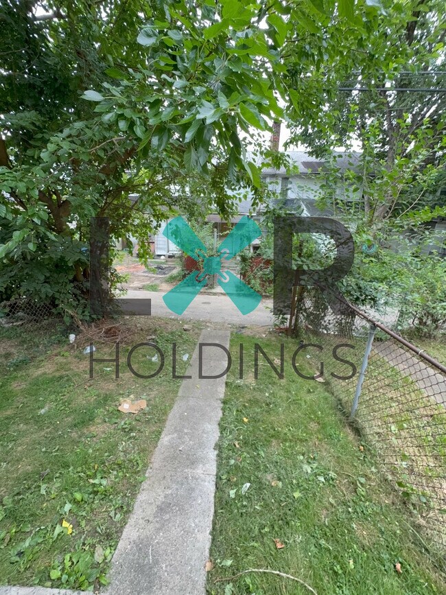 Foto del edificio - 1236 Clover Ln