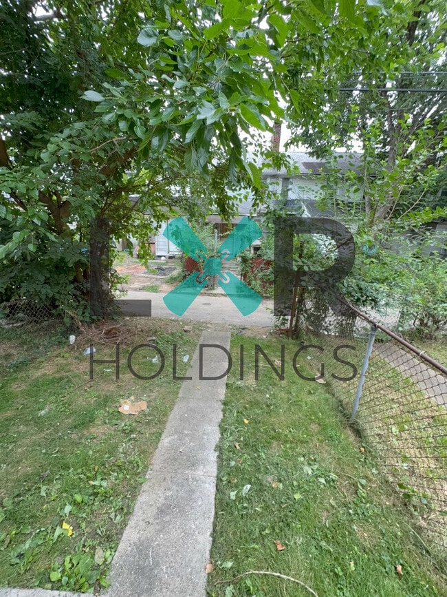 Photo - 1236 Clover Ln House