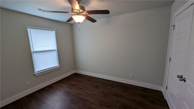 Building Photo - 134 Erin Pl