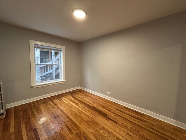 Foto del edificio - 6956 N Ashland Ave