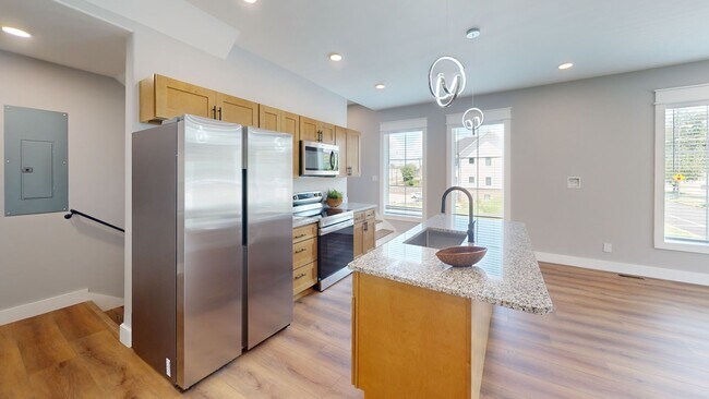 Foto del edificio - 5BR Townhome in Fort Sanders | Walk to UTK