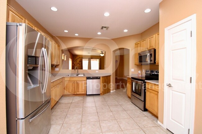 Building Photo - 8522 W Quail Track Dr