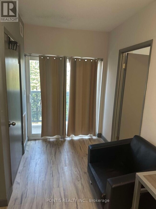 Photo du bâtiment - 258B Sunview St