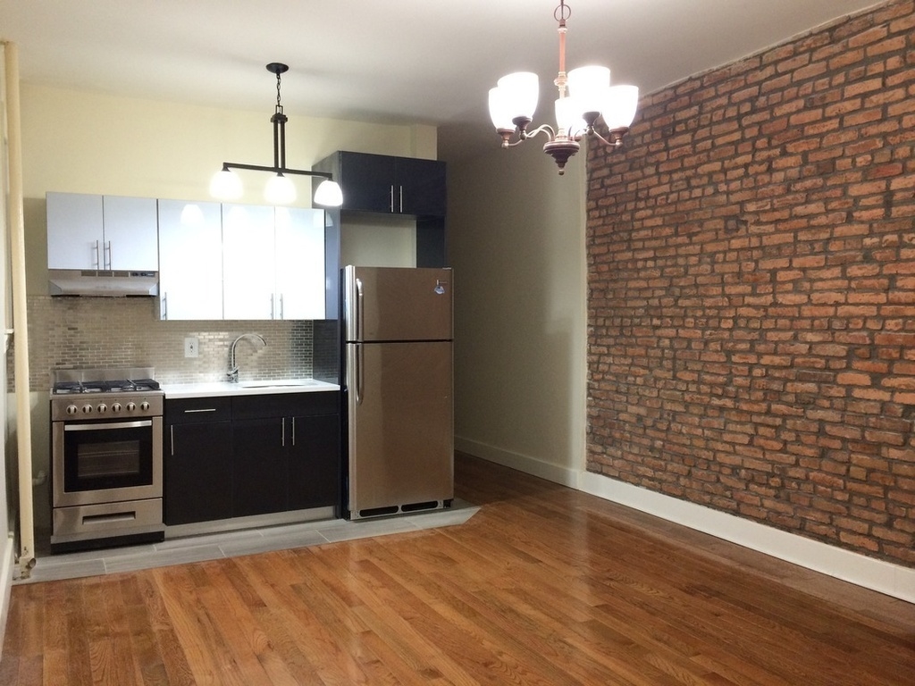 Kitchen - 1166 Pacific St