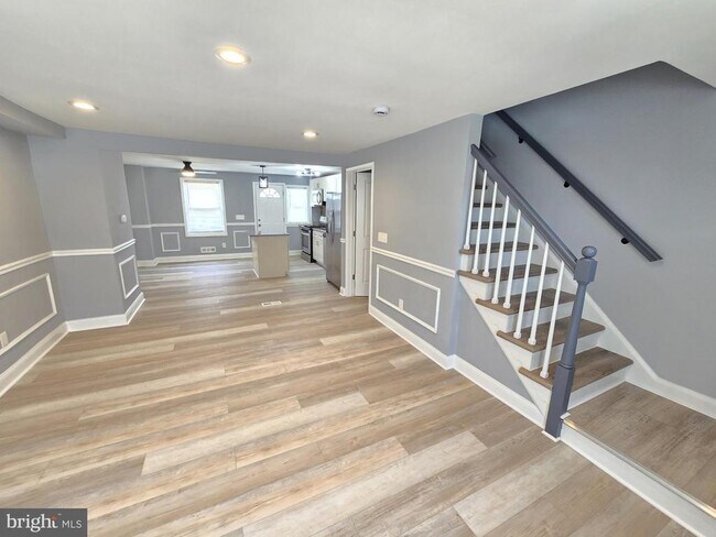 Foto del edificio - 3736 Elmley Ave