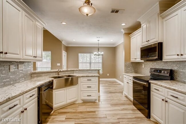 Building Photo - 4 br, 3 bath House - 22145 Wickersham Driv...