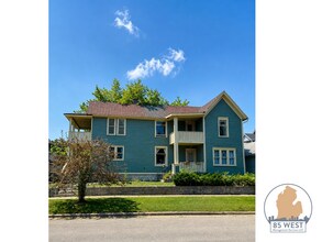 Building Photo - 1247 Quarry Ave NW