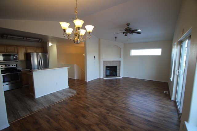 Building Photo - 3 Bedroom Condo close to JBER!