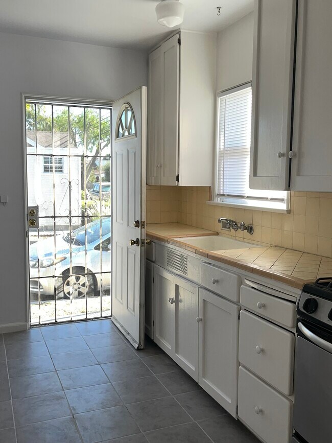 Foto del edificio - 356 Walnut Ave