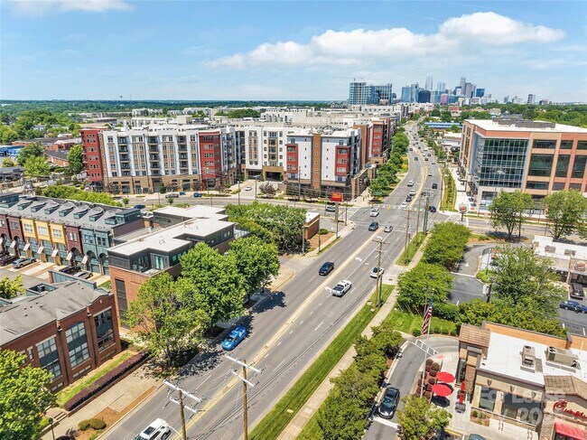 Building Photo - 3000 South Blvd