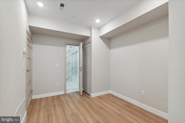 Foto del edificio - 920 N Marshall St