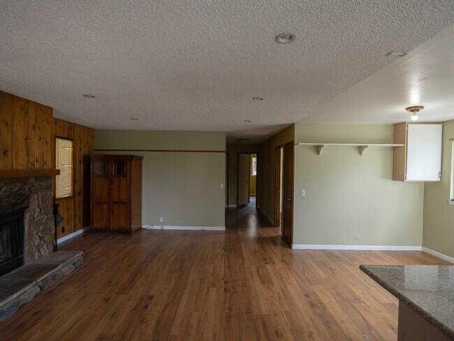 Foto del edificio - 26425 Lake Forest Dr