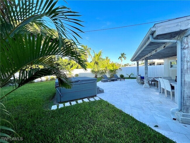 Foto del edificio - 771 94th Ave N