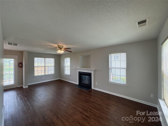 Building Photo - 14614 Laura Michelle Rd