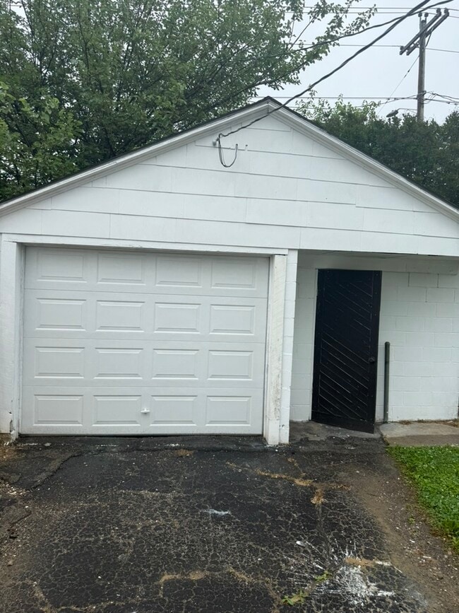 Building Photo - 3007 Daviess St