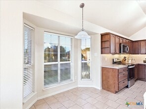 Building Photo - 1200 Lancelot Dr