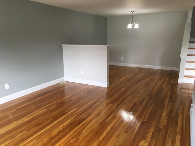 Building Photo - 36 Petipas Ln