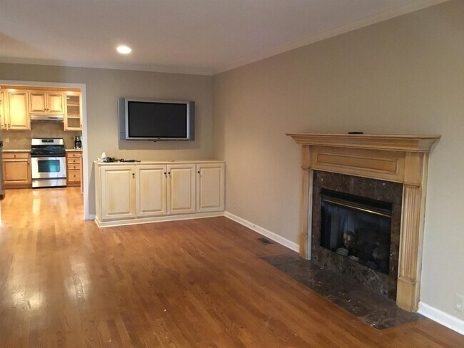 Foto del edificio - 1616 Clearview Dr