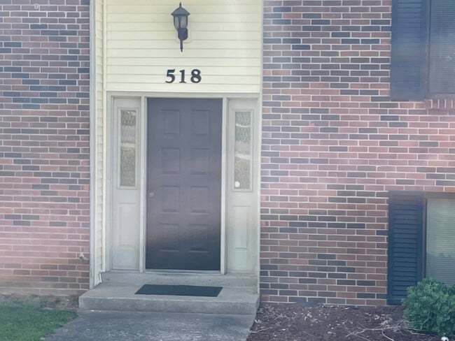 Building Photo - 518 Savannah Ave
