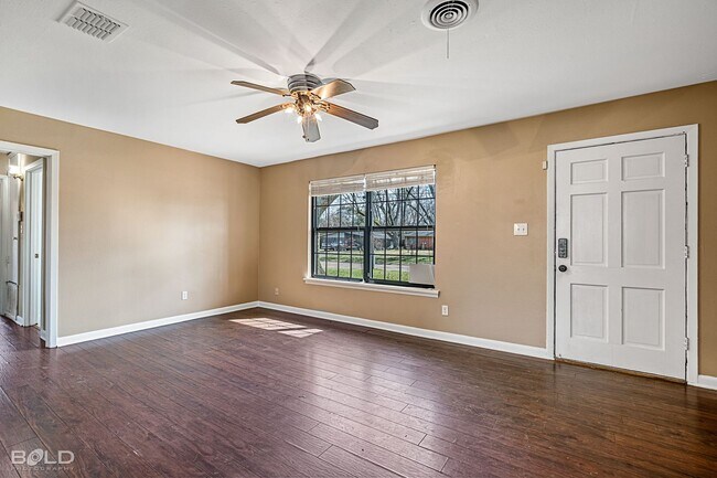 Building Photo - Cute 3 bedroom in South Bossier!