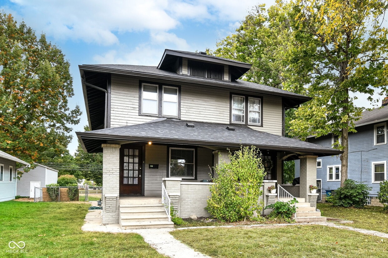 Primary Photo - 6038 N College Ave