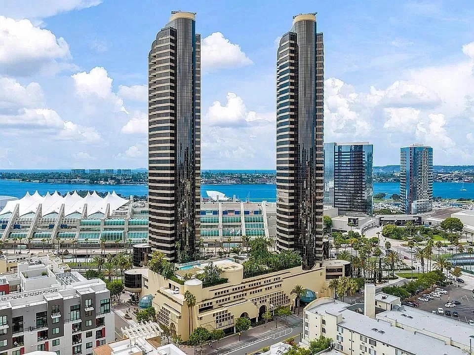 Primary Photo - 200 W Harbor Dr