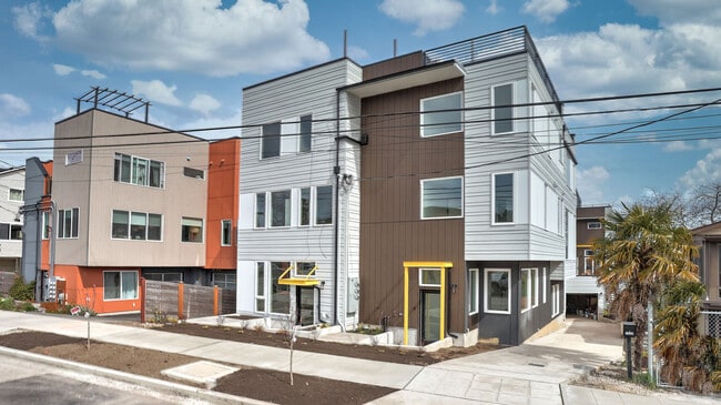 Kitts Verand - Kitts Verand Townhome