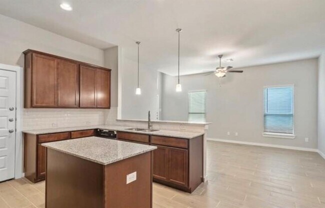 Foto del edificio - 218 Oakcrest Rd