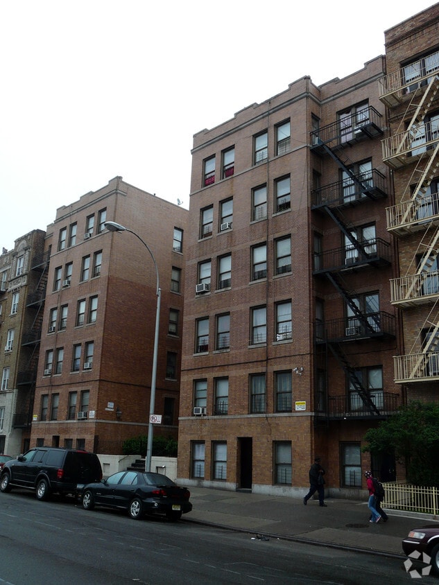 Building Photo - 2894 Grand Concourse