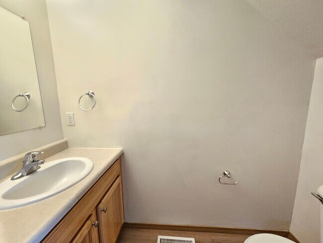 Building Photo - FOU1242