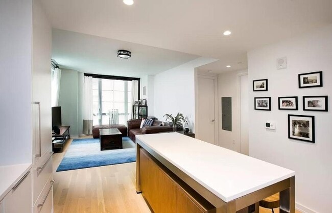 Building Photo - 2 bedroom in NEW YORK NY 10010