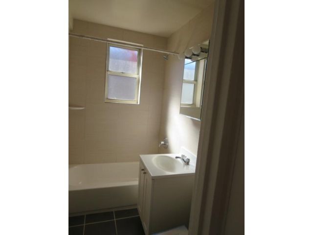 Foto del edificio - 2631 W 2nd St
