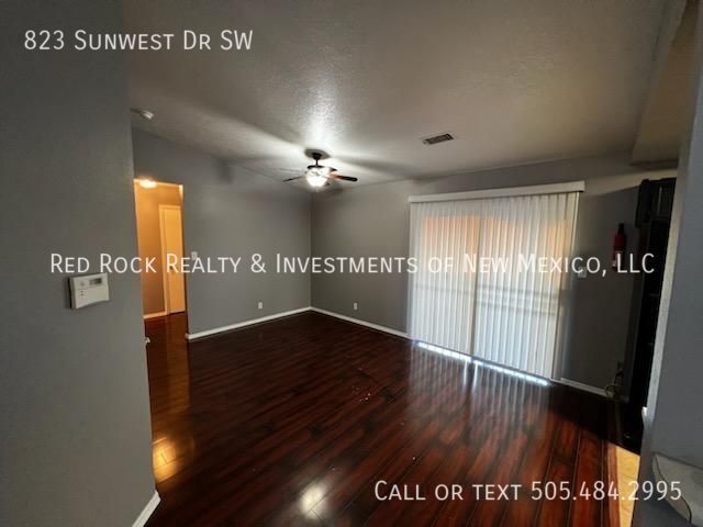 Foto del edificio - 823 Sunwest Dr SW
