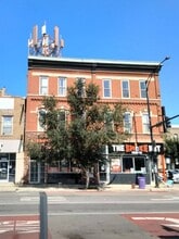 Building Photo - 2002 W Chicago Ave