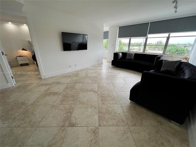 Foto del edificio - 2741 Taft St
